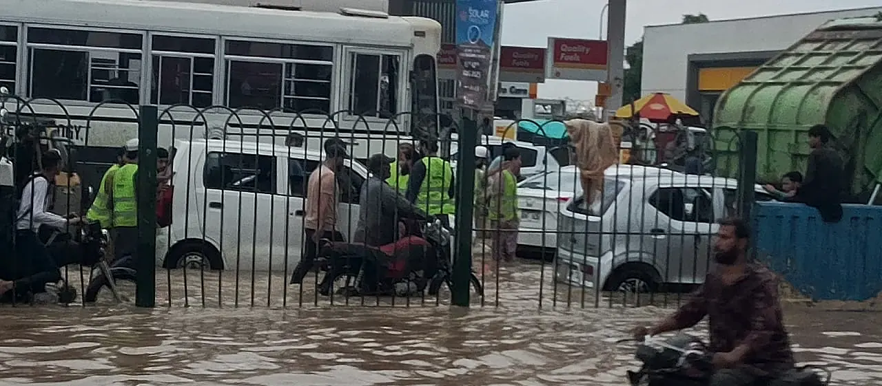 Volunteers Helping Through Urban Flooding